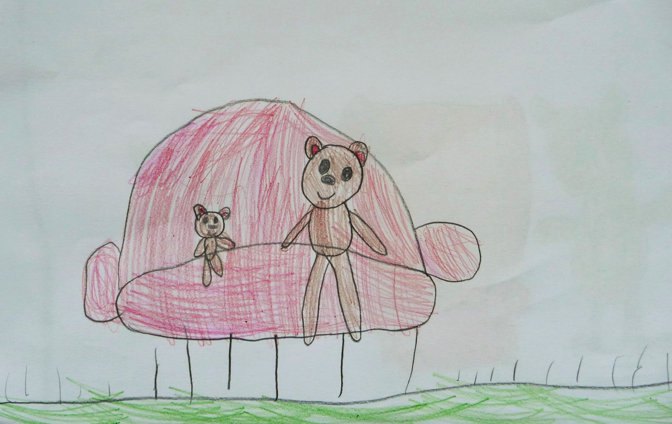 Disegni dei bambini di un animale grande e uno piccolo seduti su una poltrona colorata
