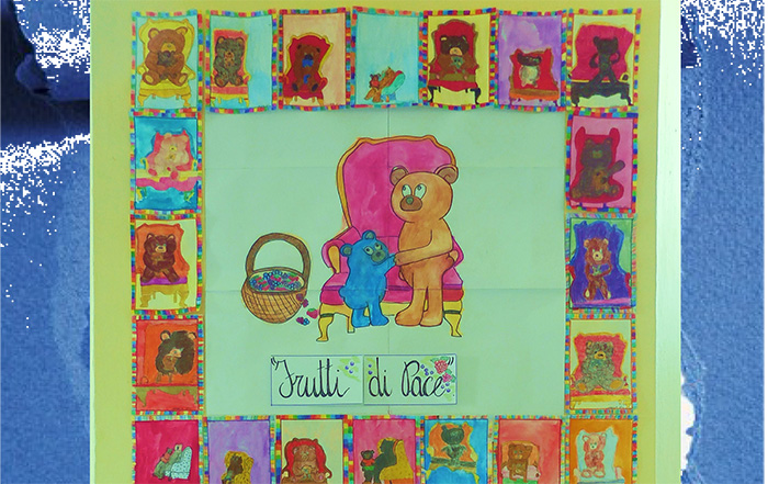 Cartellone realizzato dai bambini e le maestre si i frutti di pace